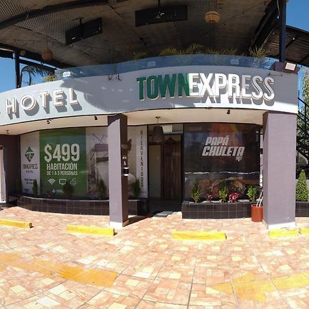 Hotel Town Express Дуранґ Екстер'єр фото