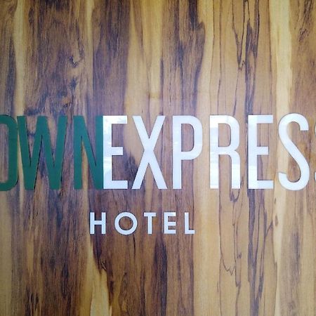 Hotel Town Express Дуранґ Екстер'єр фото