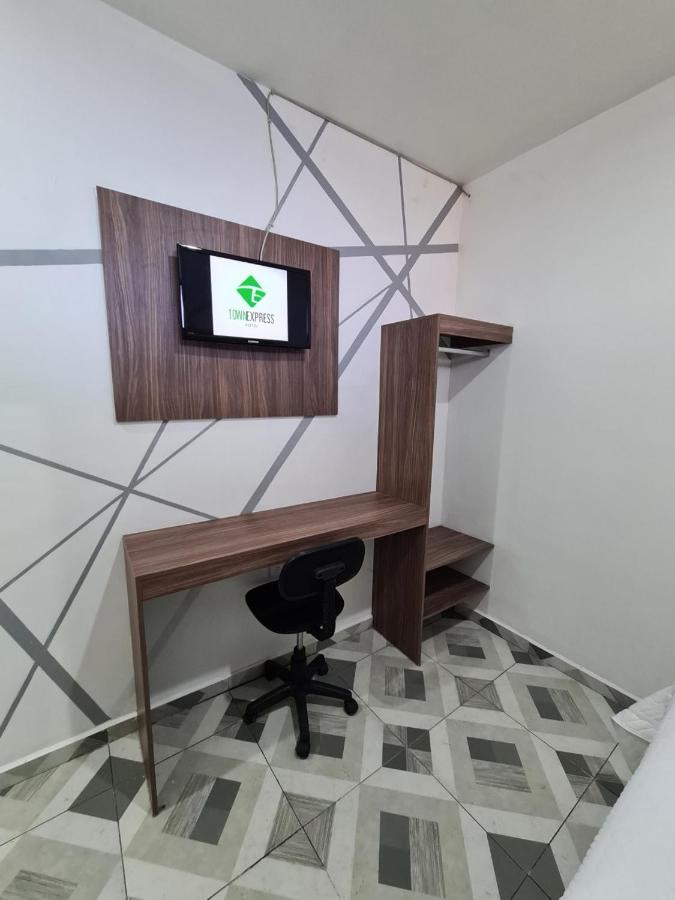 Hotel Town Express Дуранґ Екстер'єр фото